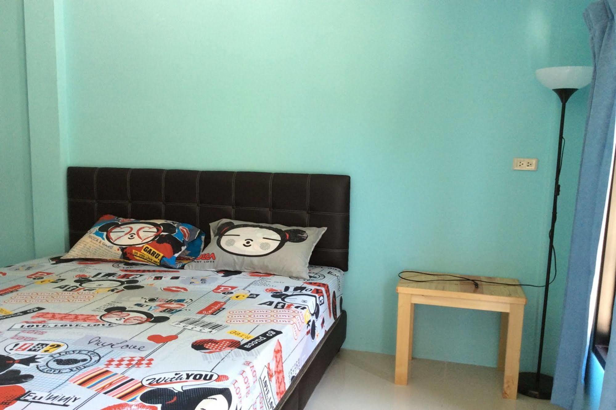 Отель Baan Sri Family Kabin Buri Экстерьер фото