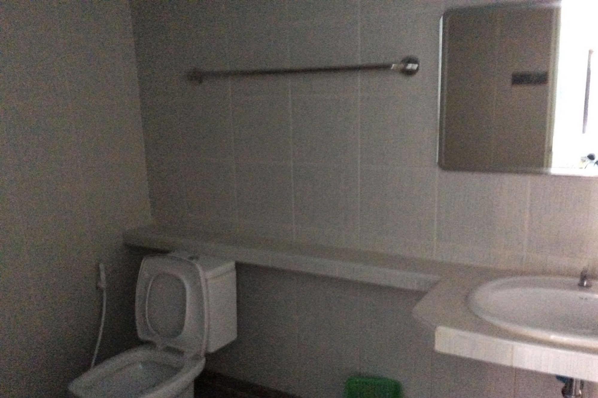 Отель Baan Sri Family Kabin Buri Экстерьер фото